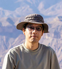 Zitong Li